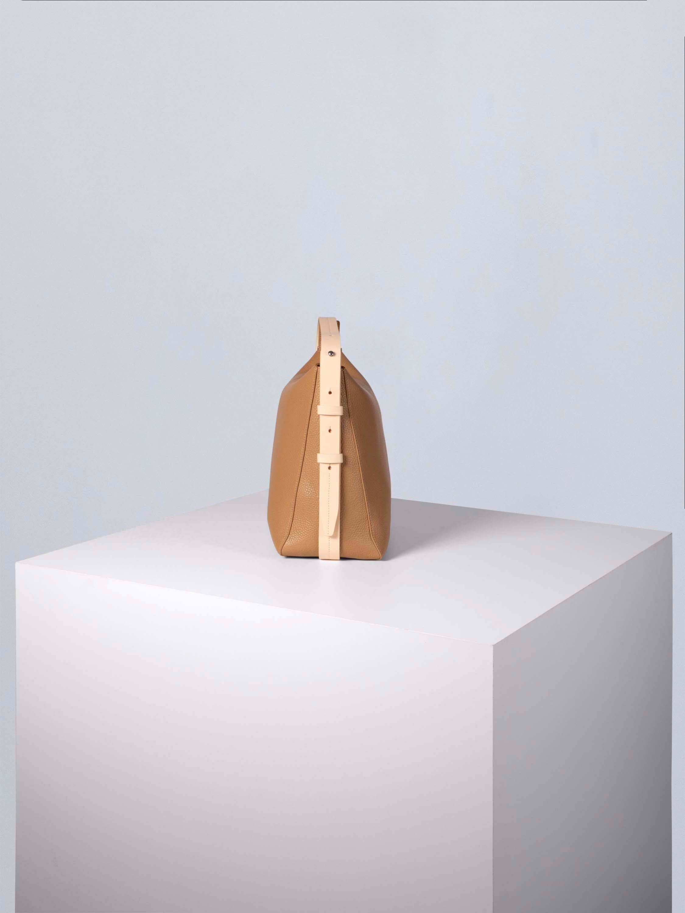 color:beige_ansicht:000000000000011_dokar:Z07_dokar-text:online inhalt