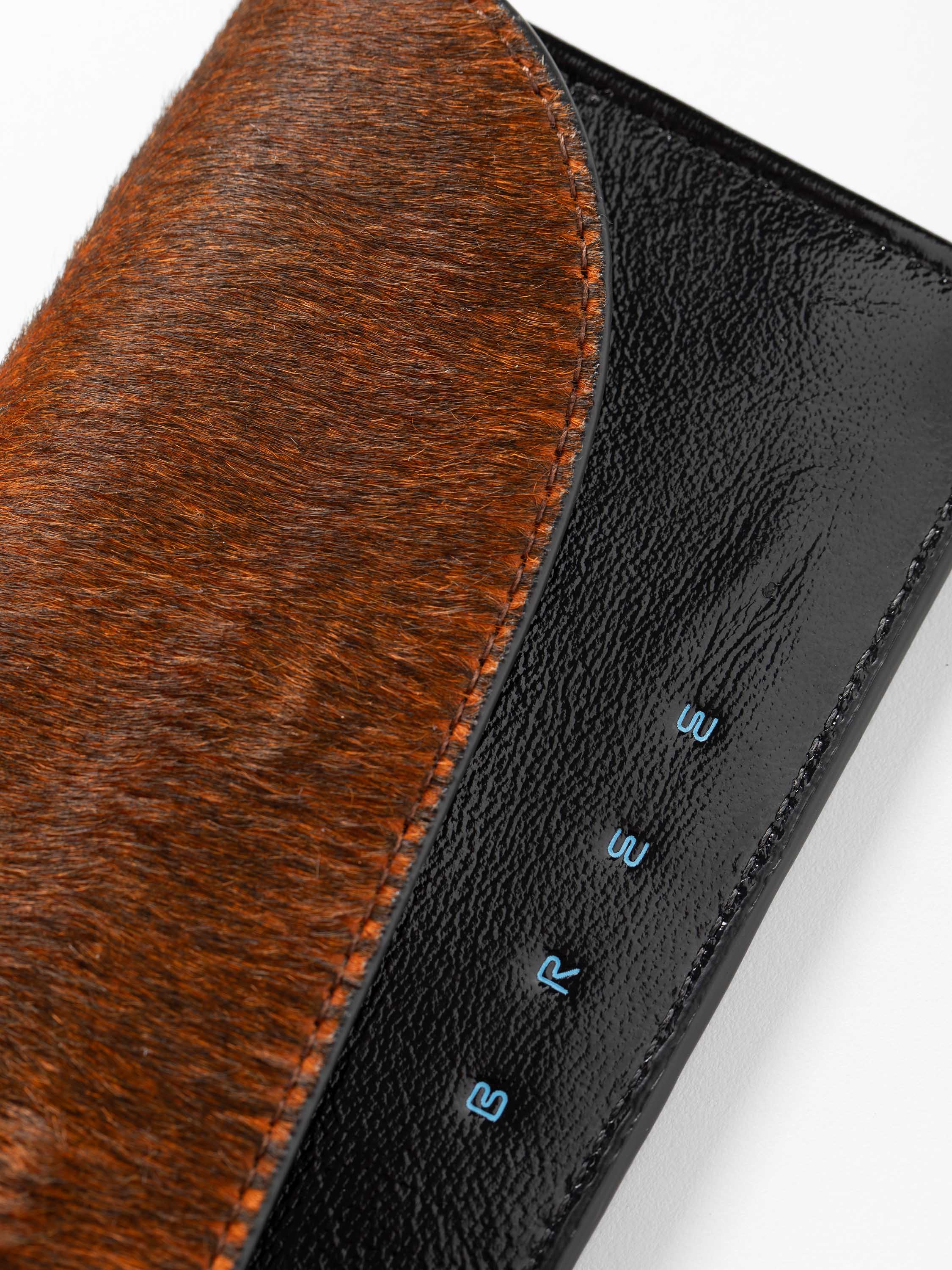 color:braun_ansicht:000000000000006_dokar:Z07_dokar-text:online inhalt