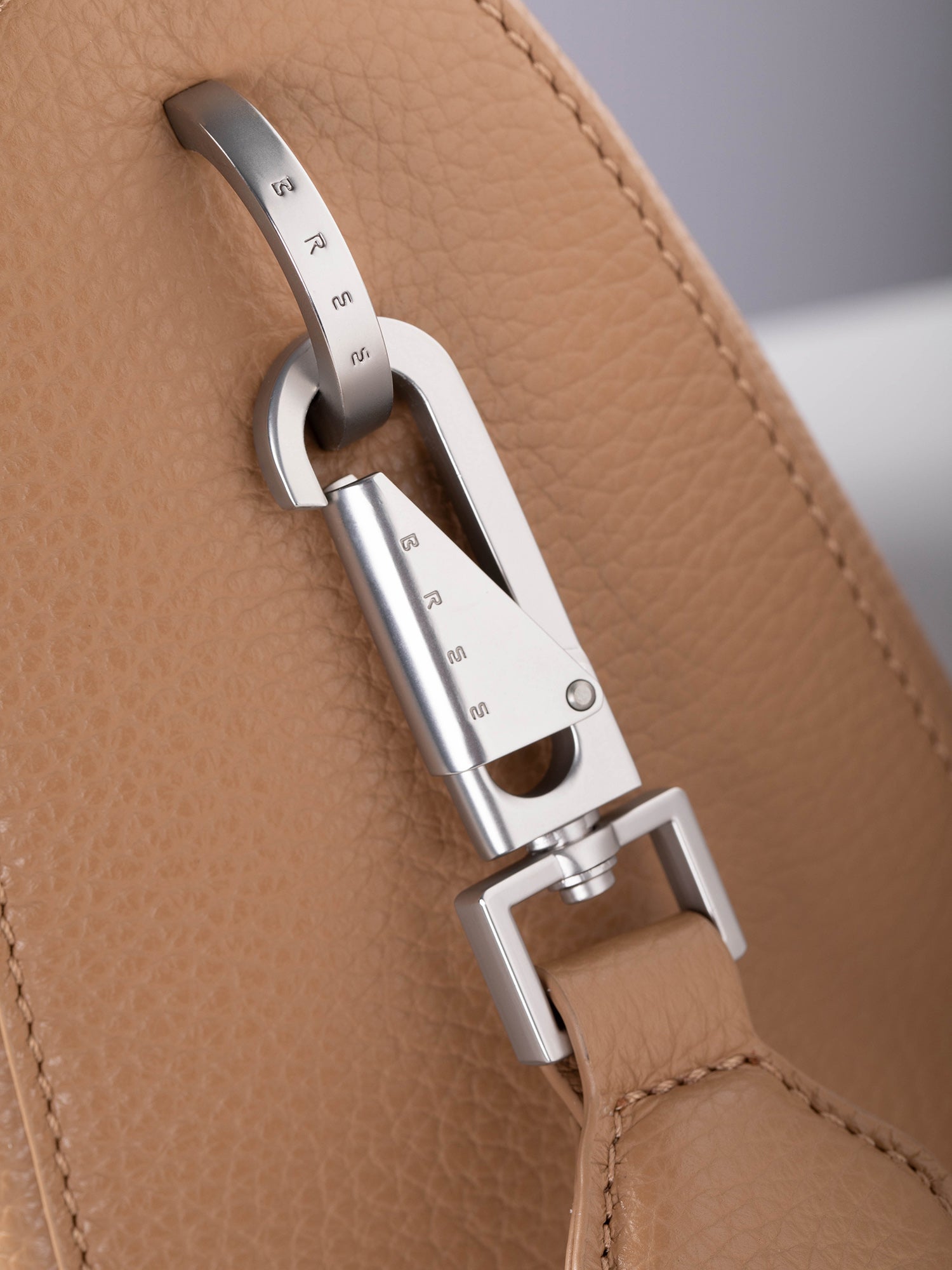 color:beige_ansicht:000000000000009_dokar:Z07_dokar-text:online inhalt